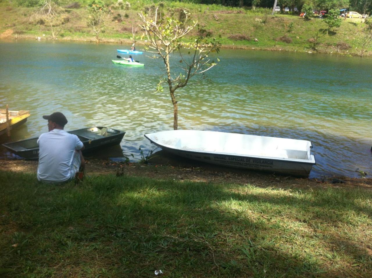 סן פדרו סולה Hospedaje En El Lago מראה חיצוני תמונה